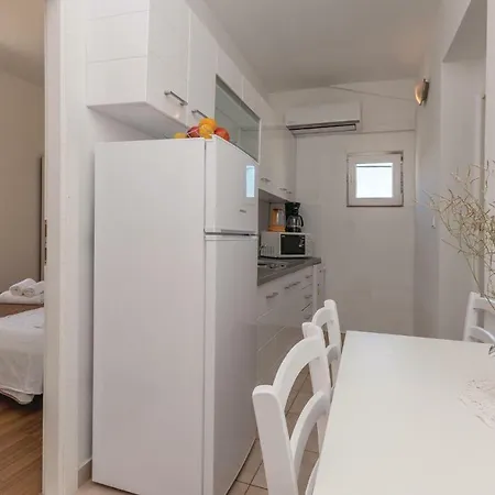 Three-bedroom In Apartment Bibinje