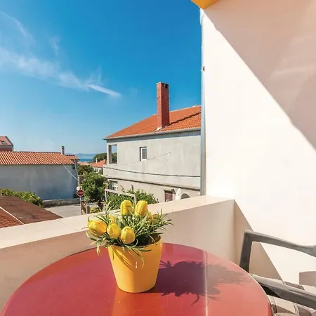 Apartment Three-bedroom In Bibinje
